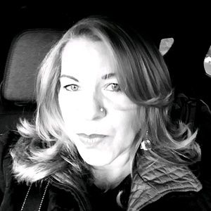 Meet your Posher, Yvette